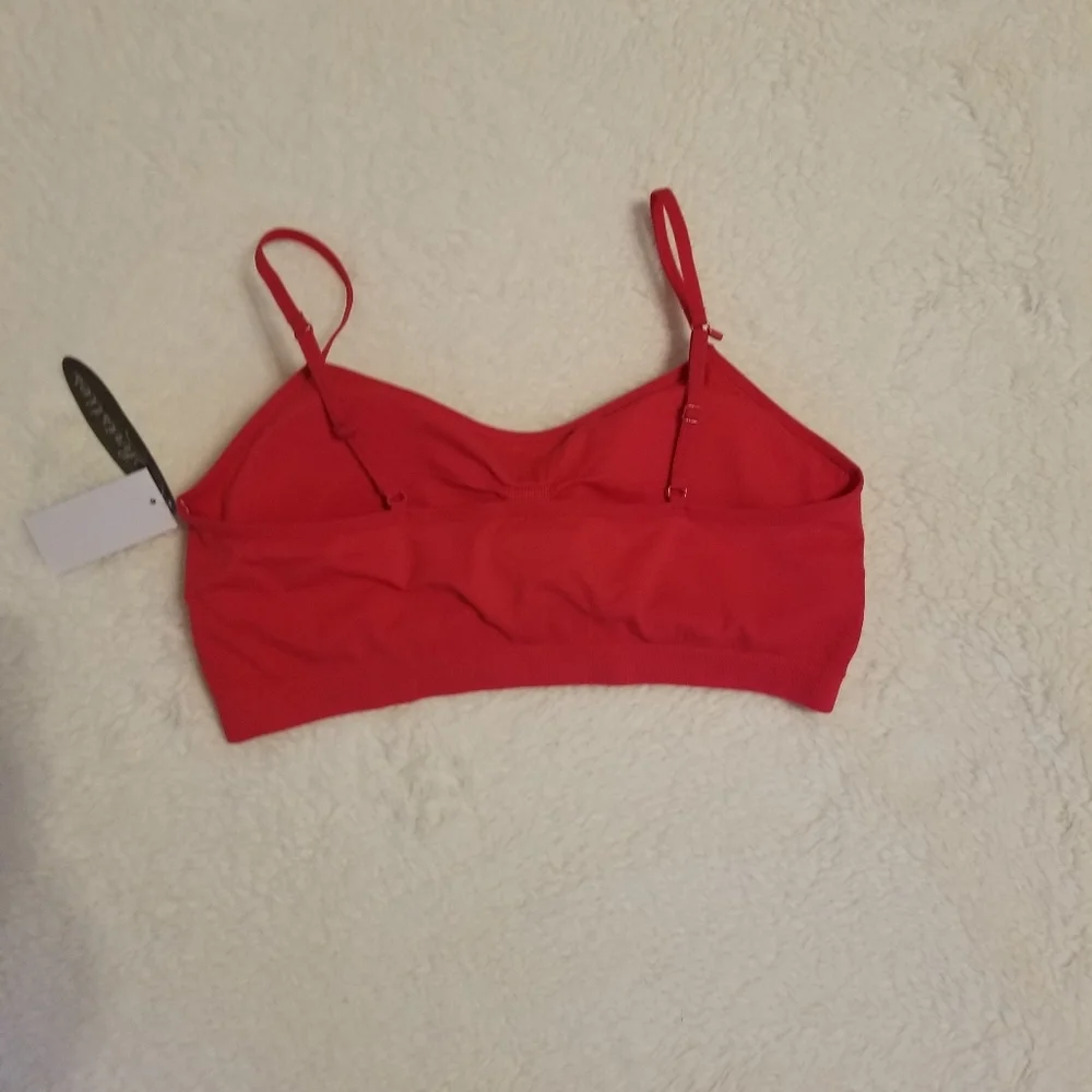 NWT Christie's‎ pink bralette with pads.